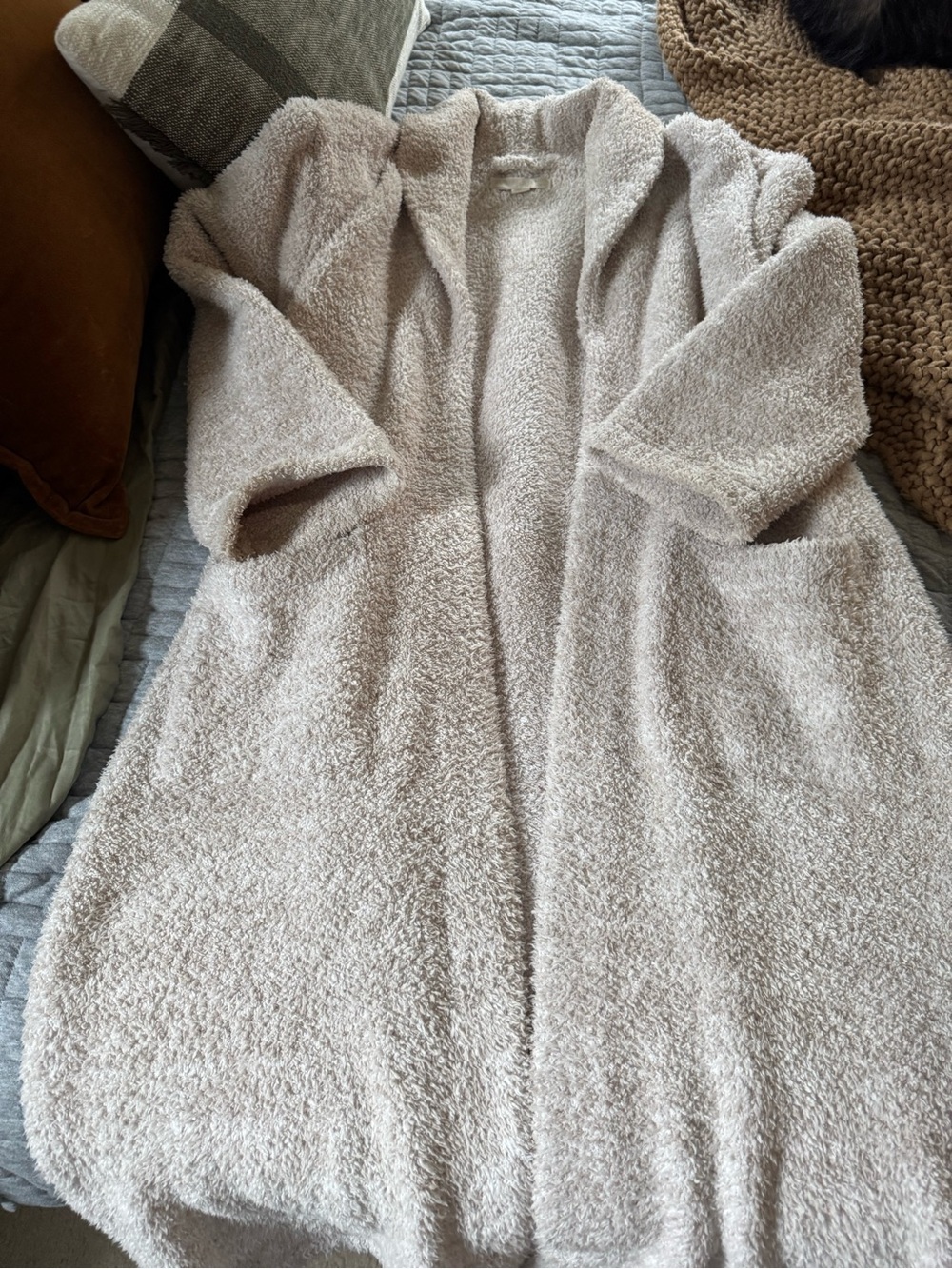 Barefoot dreams full length robe. Size 1. Pink.